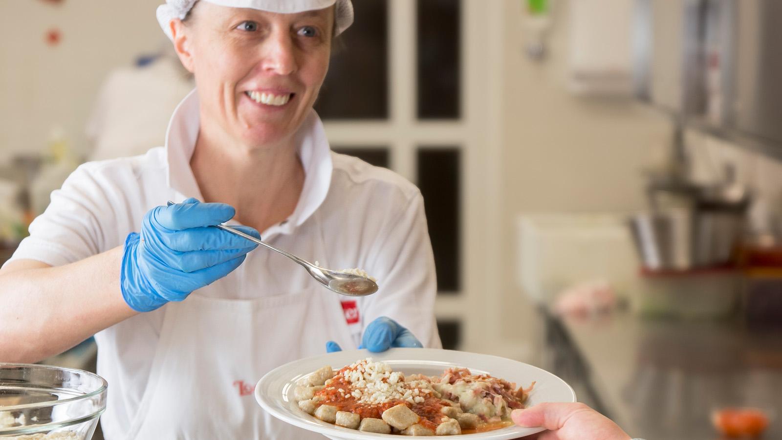 all_career_wecareforyou_canteen_veronika_gallery1.jpg