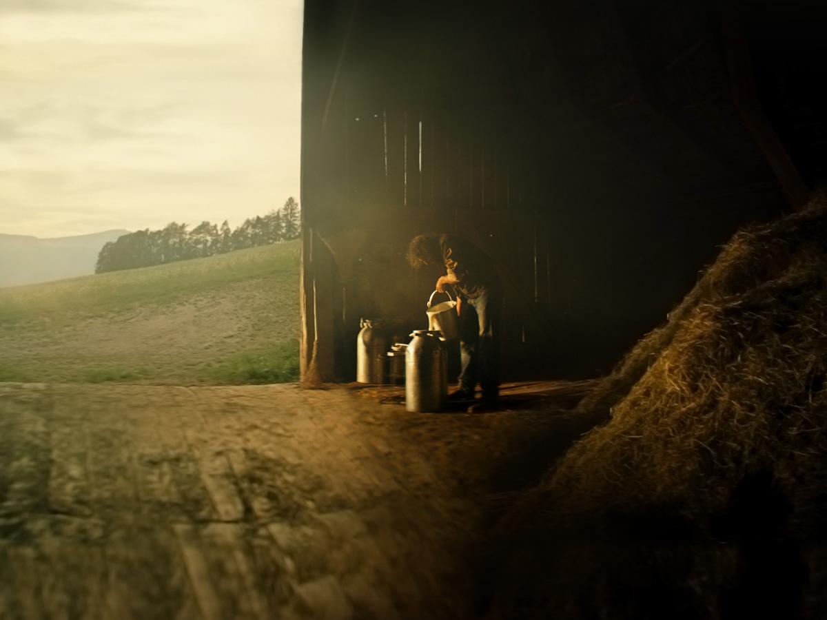 all_giac_farmer in stable_textimage.jpg