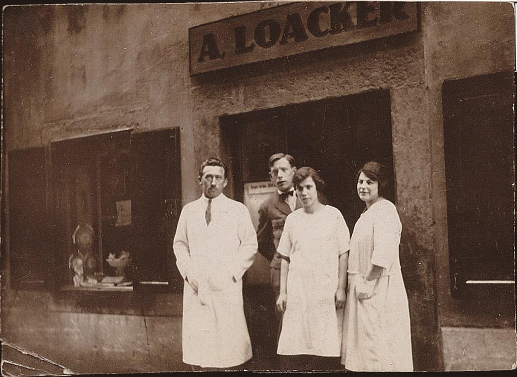 mediacenter - 1925-1940 beginn der waffelproduktion.jpg