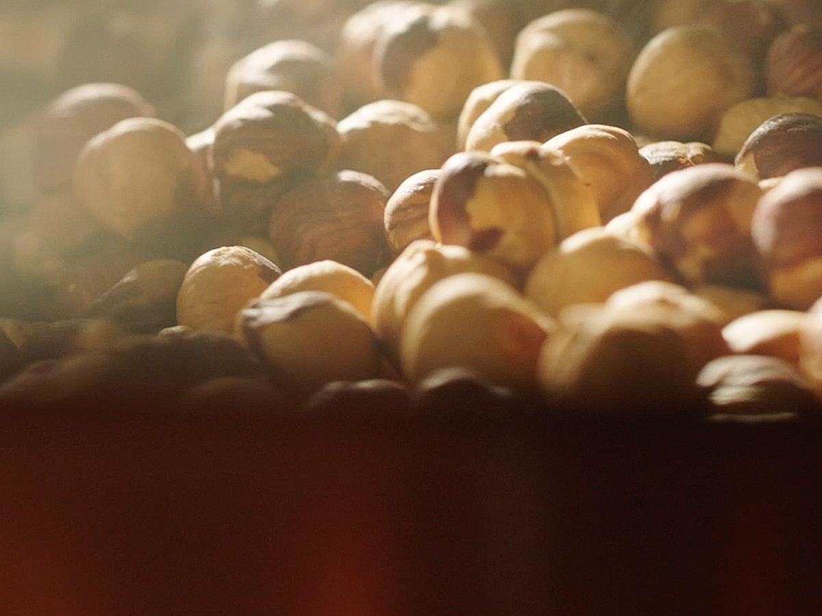 all_hazelnuts_hazelnuts roasting_textimage.jpg