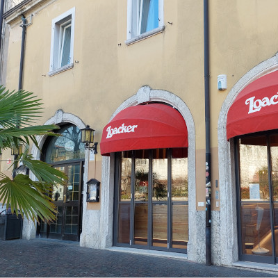 Loacker Café Trient Piazza Fiera
