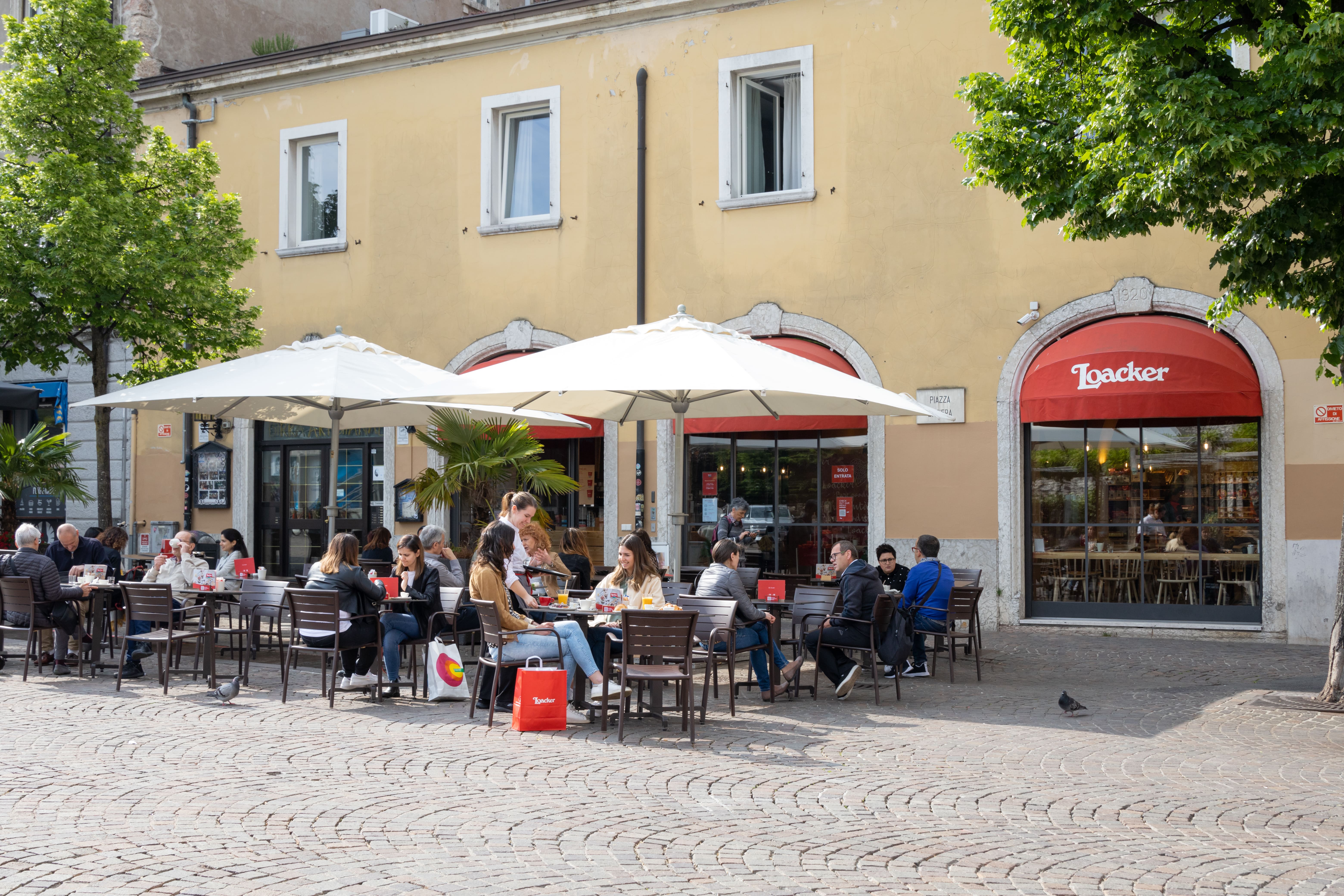 Loacker Café Trento Piazza Fiera