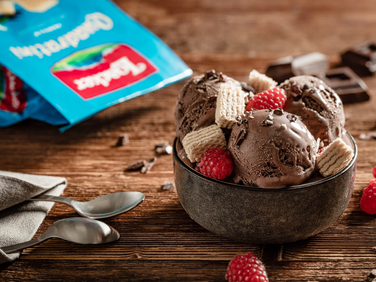 Coupe glacée au chocolat et à la vanille